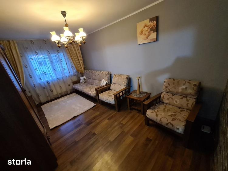Apartament cu 3 camere decomandat în Galata