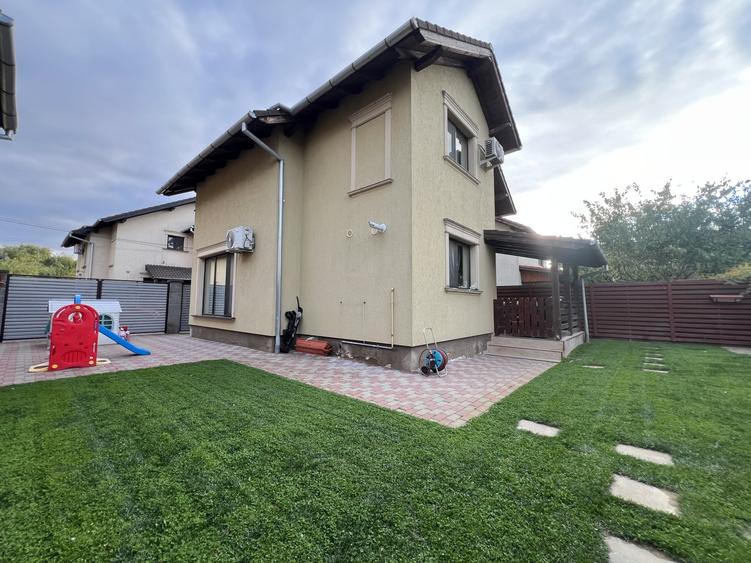 Casă individuală cu 4 camere cu Canalizare în Giroc