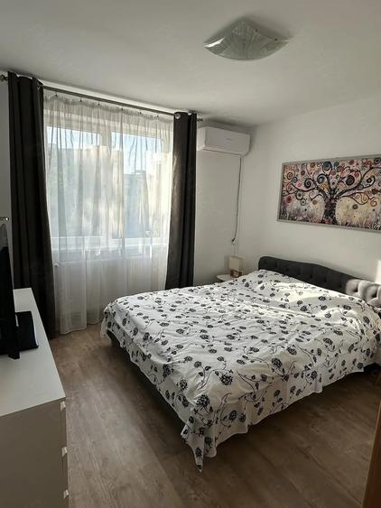 Apartament cu 3 camere decomandat în Medicină