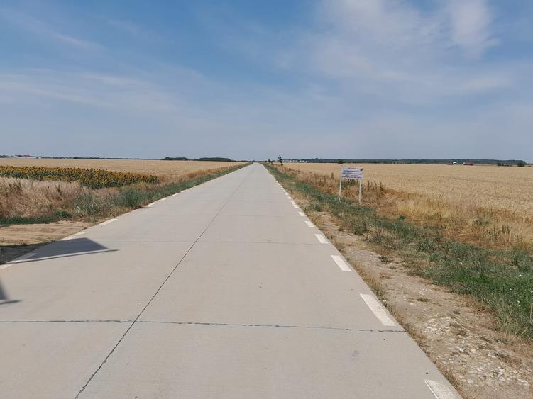 Teren Construcții intravilan de 20000 mp, în Joița