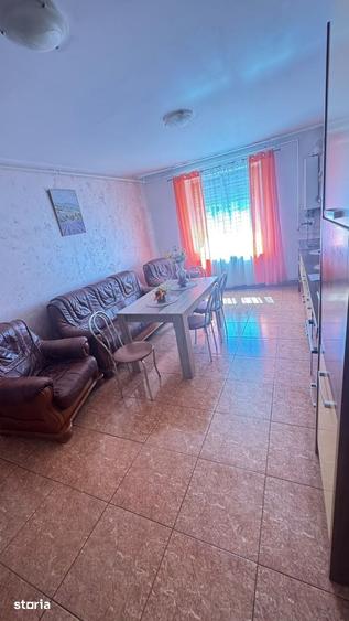 Apartament cu 4 camere în Cetate