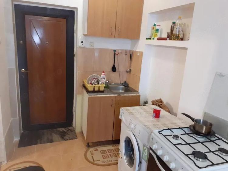 Garsonieră decomandată în Far