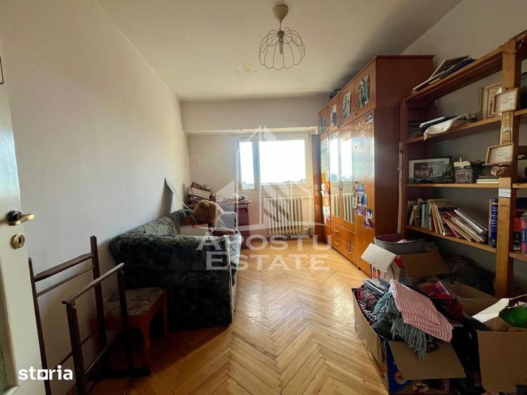 Apartament cu 4 camere decomandat în Fabric