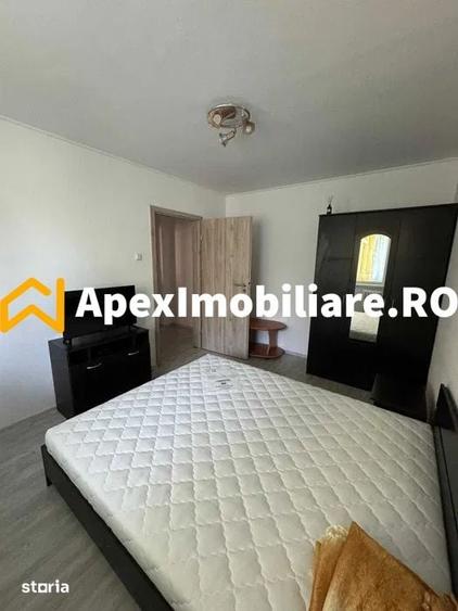 Apartament cu 2 camere semidecomandat în Tei