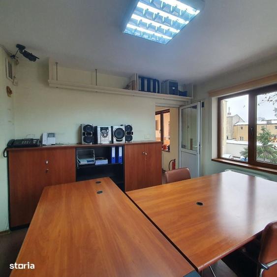 Casă cu 4 camere în Tei