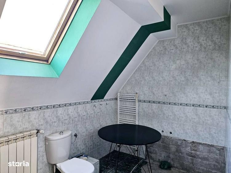 Casă cu 4 camere în Central
