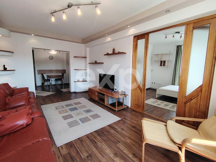 Apartament cu 4 camere semidecomandat, mobilat în Zorilor