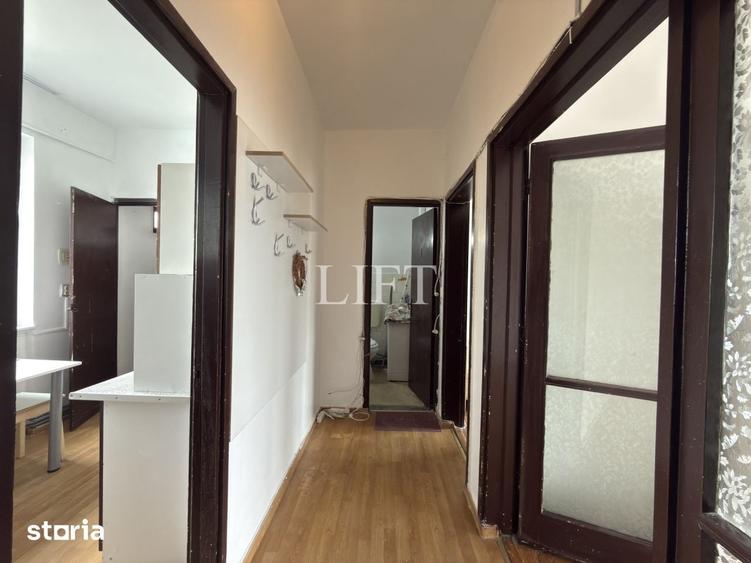 Apartament cu 2 camere decomandat în Tractorul