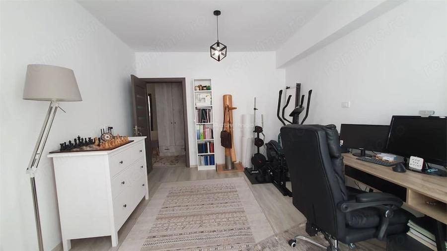 Apartament cu 3 camere decomandat în Poieni-Suceava