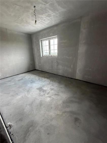 Duplex cu 5 camere cu Canalizare în Moșnița Nouă