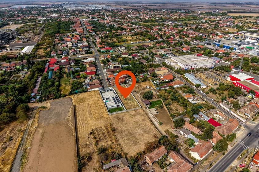 Teren Construcții intravilan de 1175 mp, în Poltur