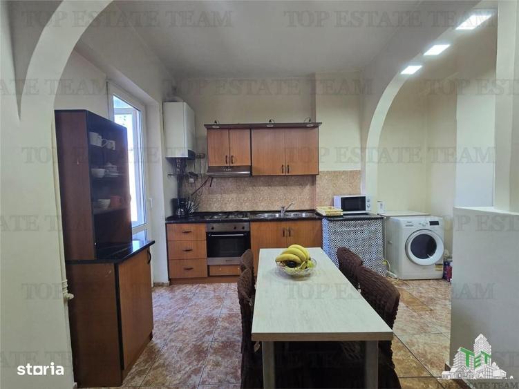 Apartament cu 4 camere decomandat, mobilat în Central