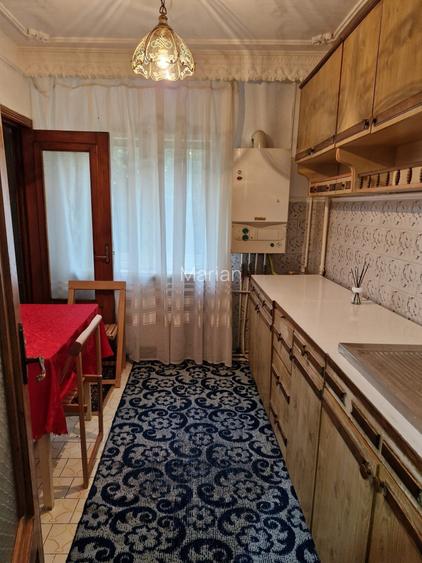 Inchiriez apartament 3 camere
