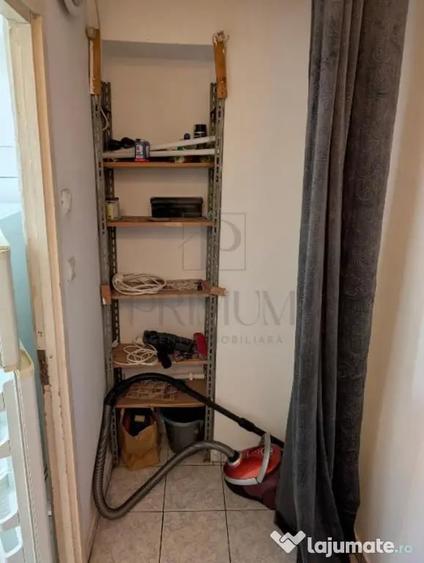 Garsonieră decomandată în Lunei