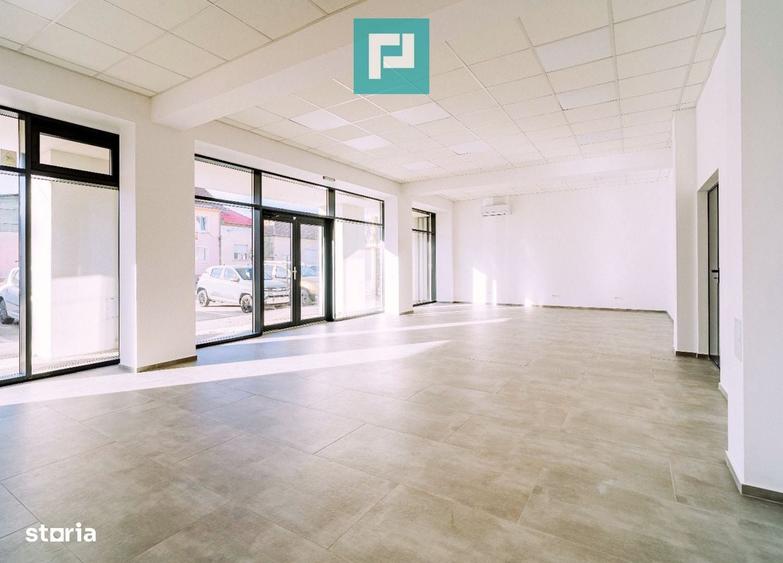 Spațiu comercial, de 70 mp, în Rontău
