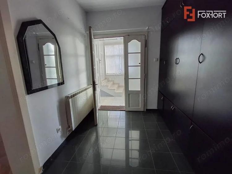 Apartament cu 3 camere decomandat, mobilat în Crișan