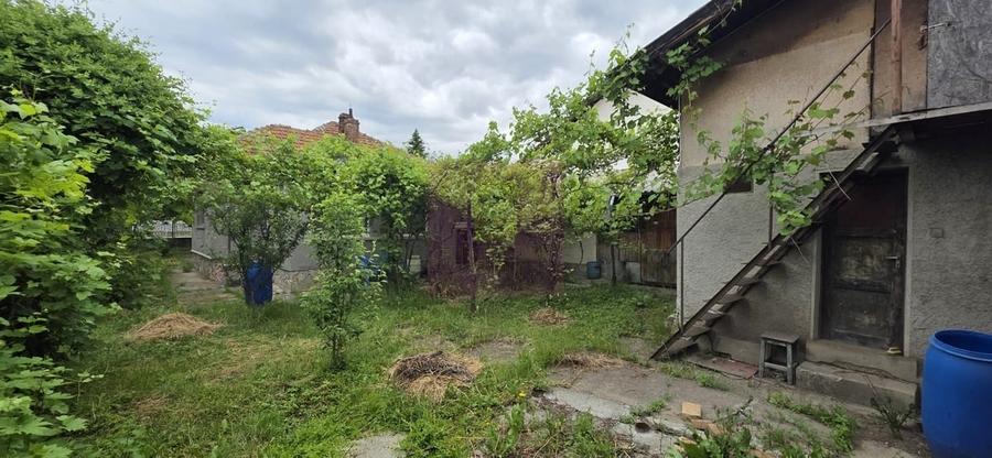 Casă cu 2 camere în Central