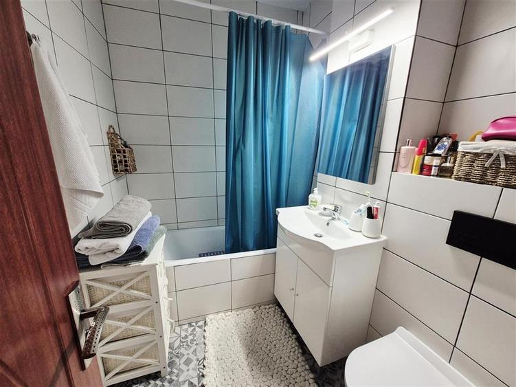 Apartament cu 2 camere semidecomandat în Dacia