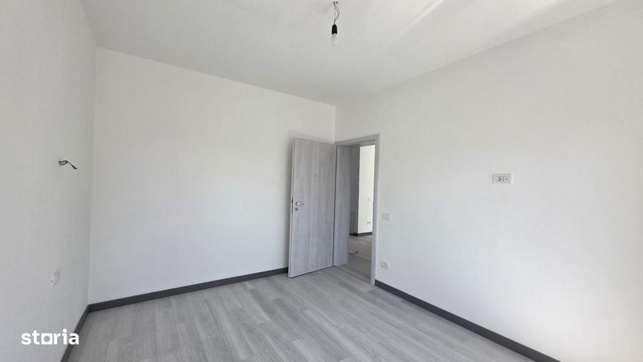 Casă cu 3 camere în Dumbrăvița