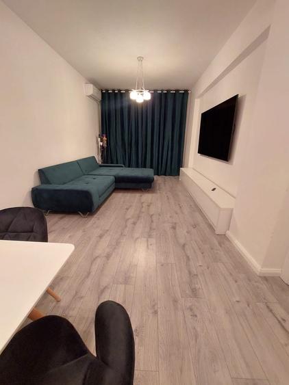 Apartament cu 2 camere decomandat în Titan
