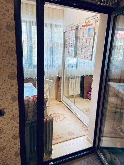 Apartament cu 3 camere decomandat, mobilat în Faleza Nord