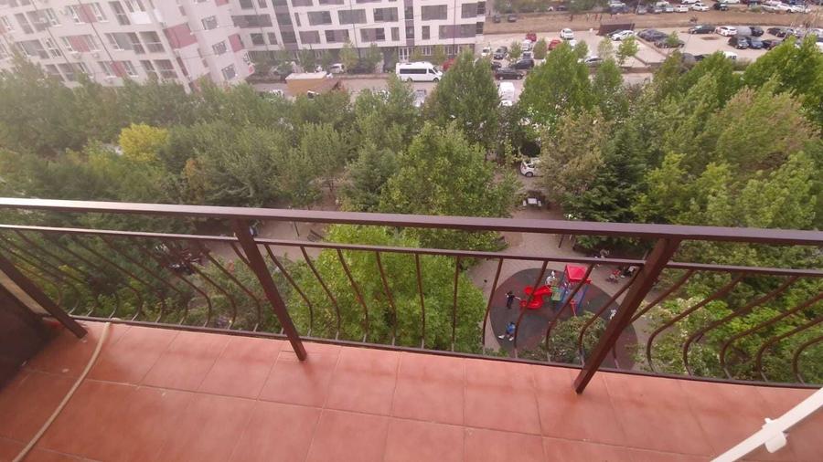 Garsonieră decomandată în Roșu