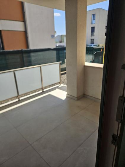 Apartament cu 3 camere în Dumbrăvița