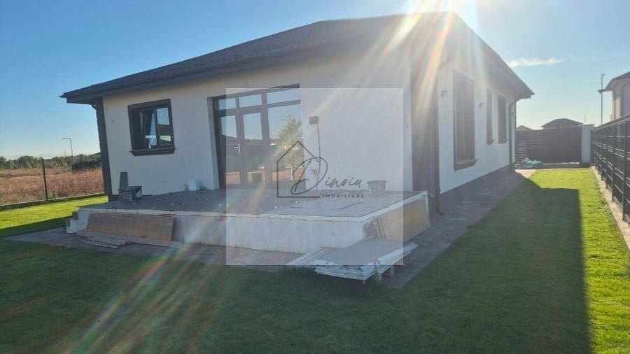 Casă individuală cu 4 camere cu Piscina în Tărtășești