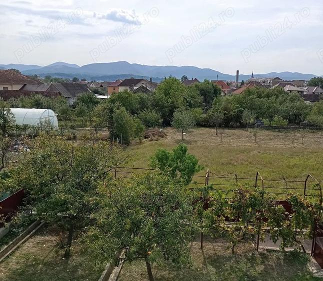 Casă cu 6 camere cu Teren 390 Mp în Central
