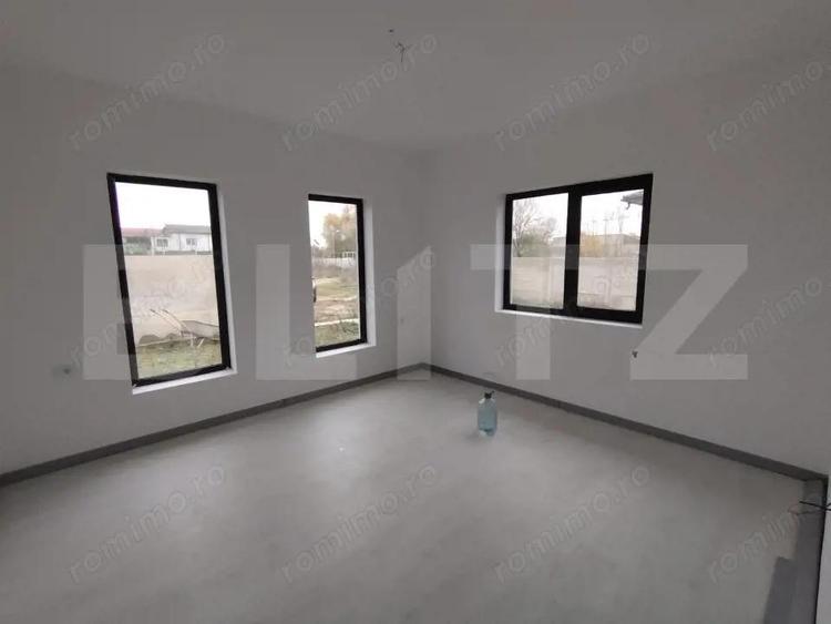 Casă cu 3 camere cu Teren 400 Mp în Cernele