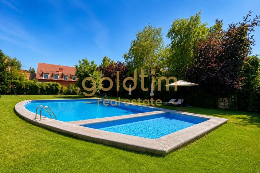 Duplex cu 6 camere cu Piscina în Iancu Nicolae