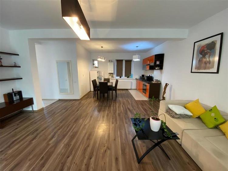 Duplex cu 5 camere cu Canalizare în Iris