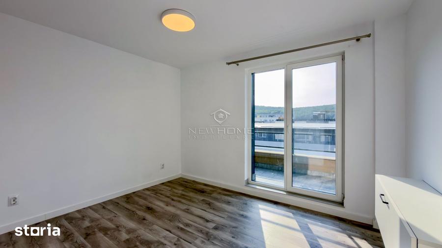 Apartament cu 3 camere semidecomandat, mobilat în Florești