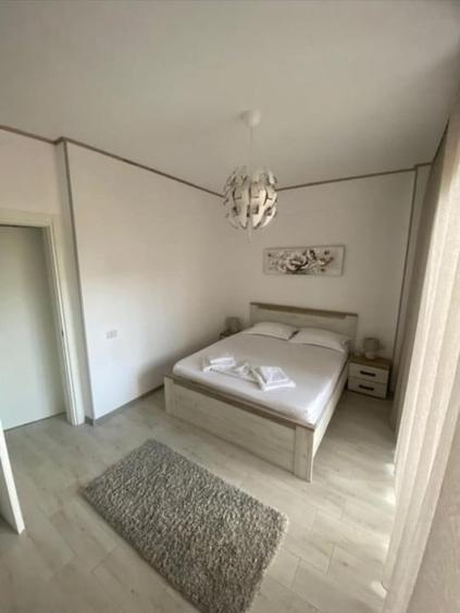 Apartament cu 2 camere semidecomandat, mobilat în Mamaia-Sat