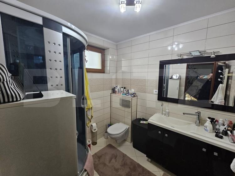 Casă individuală cu 4 camere cu Canalizare în Cetate