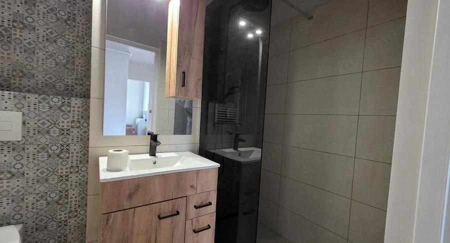 Apartament cu 2 camere decomandat în Complex Studențesc