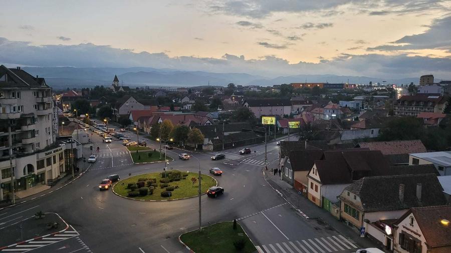 Apartament cu 2 camere decomandat în Turnișor