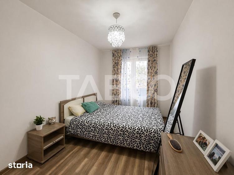 Apartament cu 3 camere semidecomandat în Tineretului