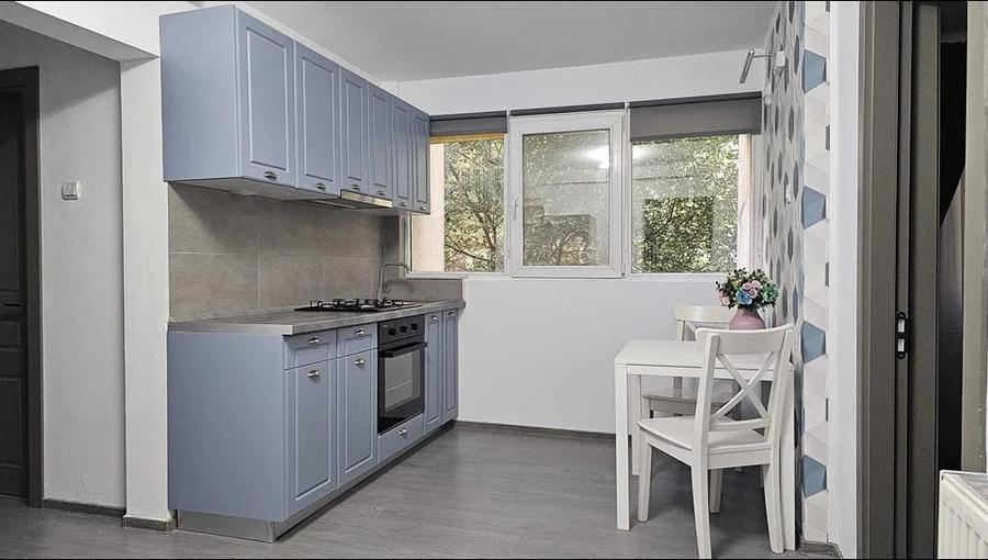 Apartament cu 2 camere semidecomandat în Lacul Tei