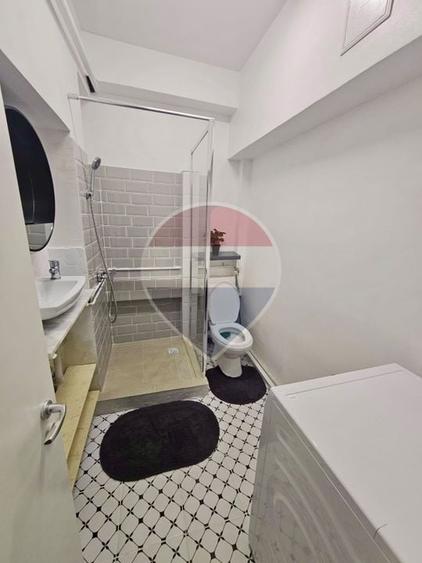 Apartament cu 3 camere, mobilat în P-ța Sfinții Voievozi