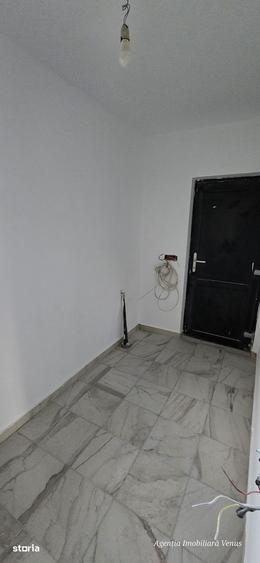Casă cu 5 camere cu Teren 1000 Mp în Mihai Eminescu