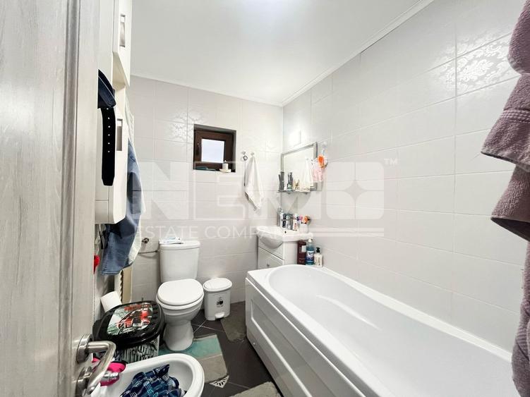 Apartament cu 4 camere decomandat, mobilat în Central