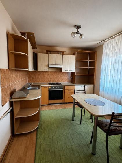 Casă cu 2 camere în Petru Rareș