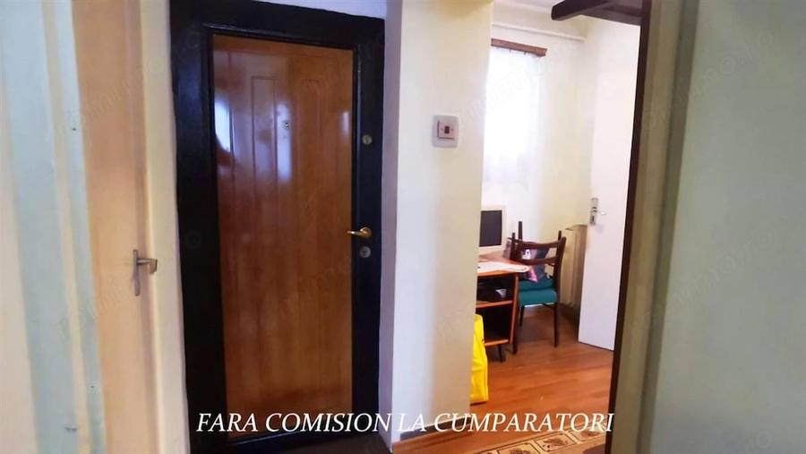 Apartament cu 3 camere decomandat în Căzănești (Râmnicu Vâlcea)