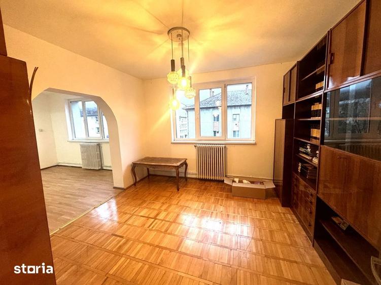 Apartament cu 3 camere în 7 Noiembrie
