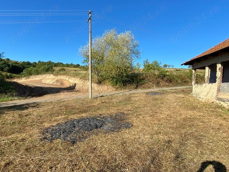 Casă cu 2 camere cu Teren 3100 Mp în Certeju de Sus