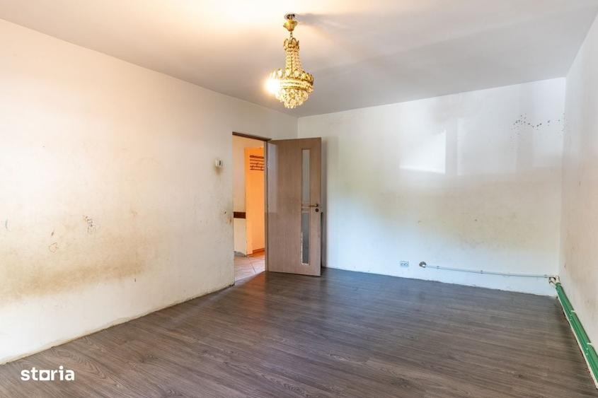 Apartament cu 3 camere decomandat în Între Lacuri