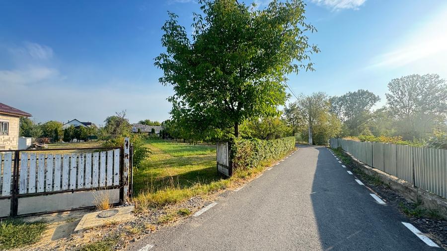 Teren Construcții intravilan de 1200 mp, în Sarasău