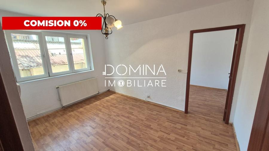 Apartament cu 3 camere semidecomandat în 9 Mai