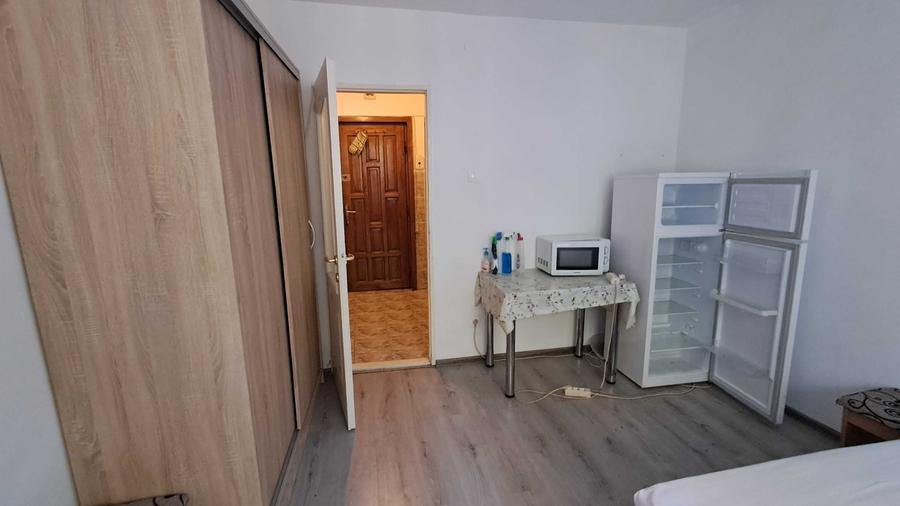 Garsonieră decomandată în Central